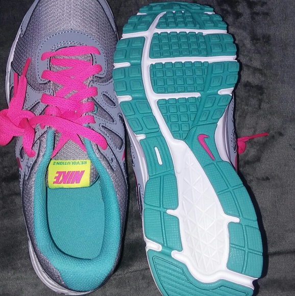 Nike Revolution 2 Womens sneakers - Picture 4 of 4