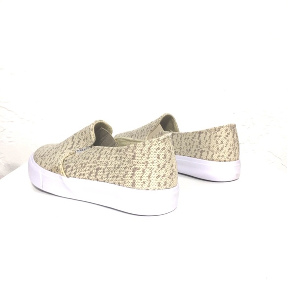 Nude Slip-On Sneakers Flats Soft Sneakers Fabric - Picture 3 of 3