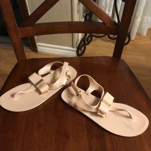 #13 Cream/ Gold Michael Kors plate jelly sandles 8