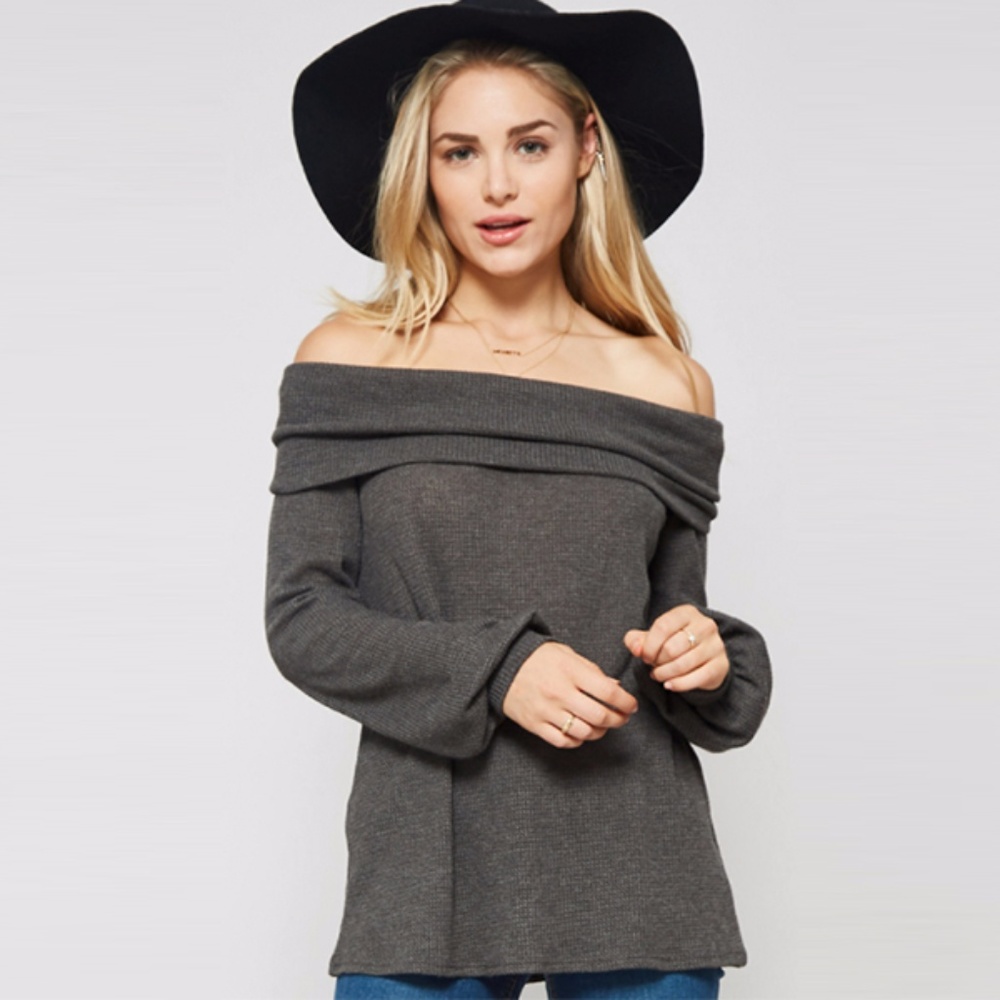 Pre-order. Off the shoulder soft texture top