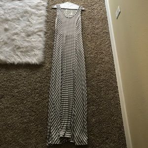 Open back maxi + leg slit
