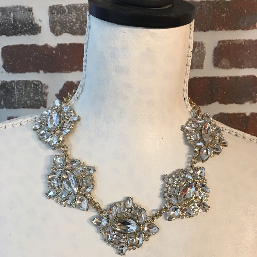 Stunning crystal necklace