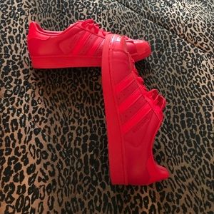 Adidas superstars