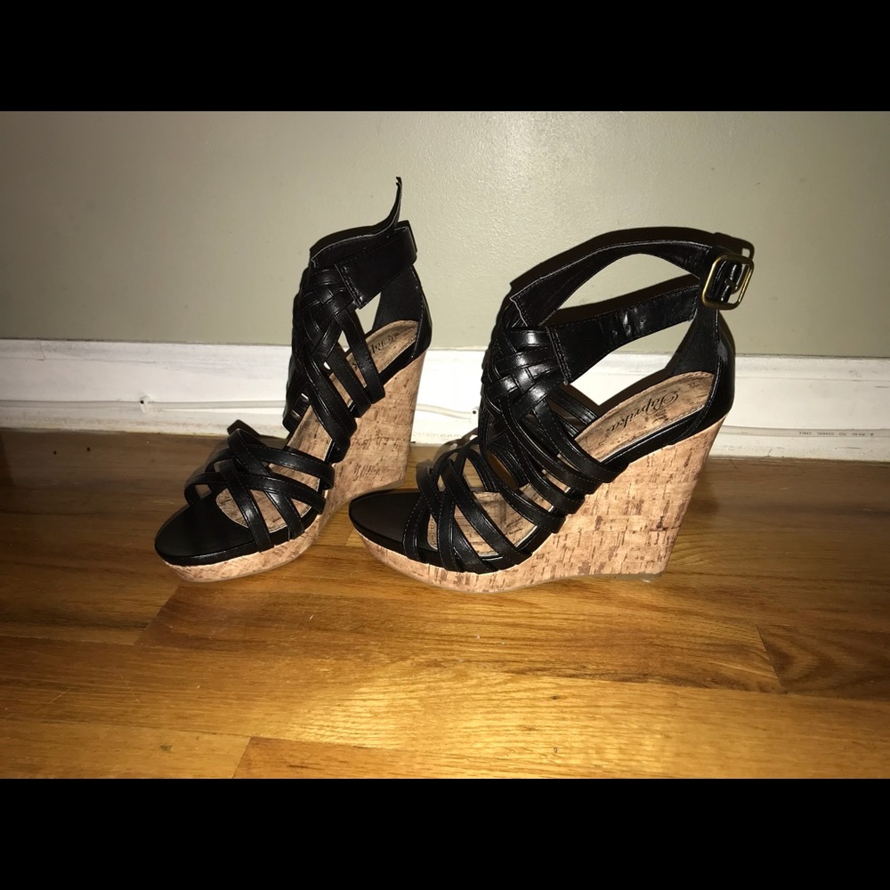 PAPRIKA Black Wedge Sandals