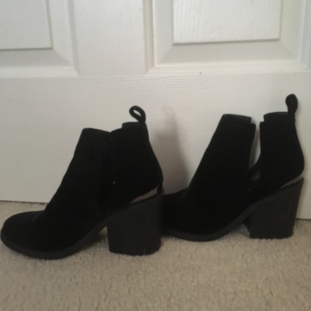 STEVE MADDEN BOOTIES *SOLD* *NO LONGER AVAILABLE*