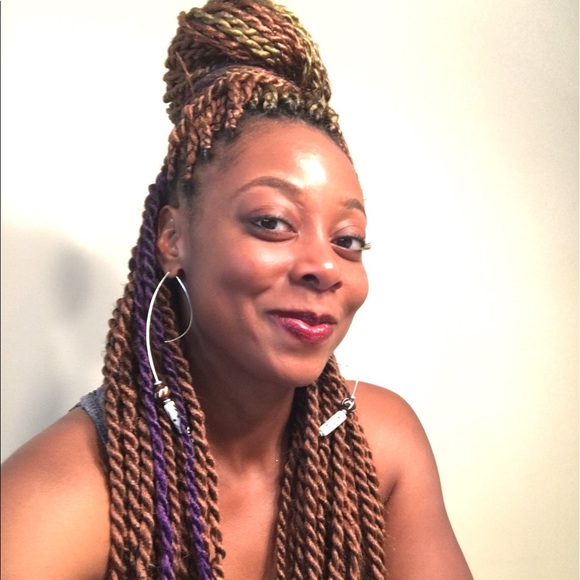 Meet your Posher, Candace - Picture 1 of 1