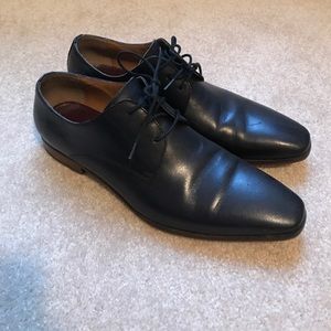 Men's black dress shoes