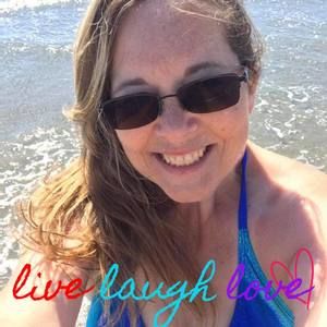 Meet your Posher, Dena