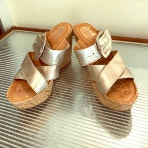 Born Gold Wedge Sandals sz 7