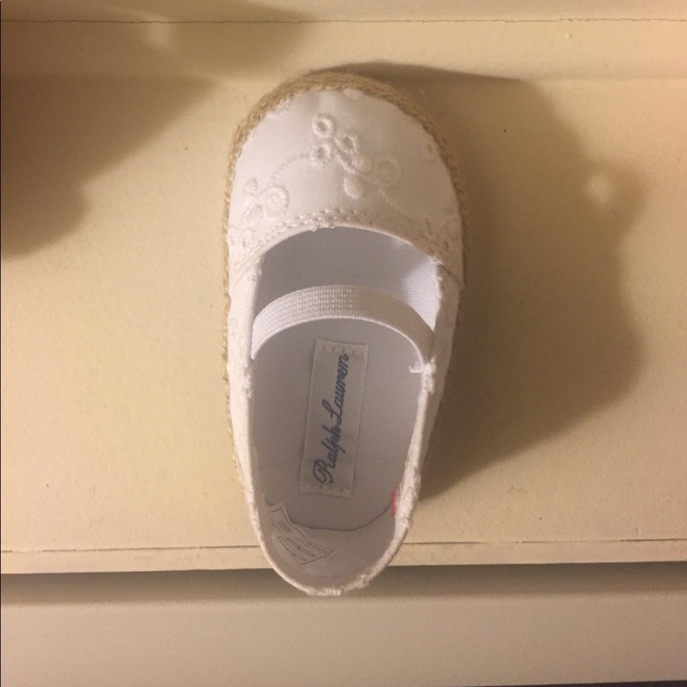 Ralph Lauren White Eyelet Baby Shoes. Size 2.