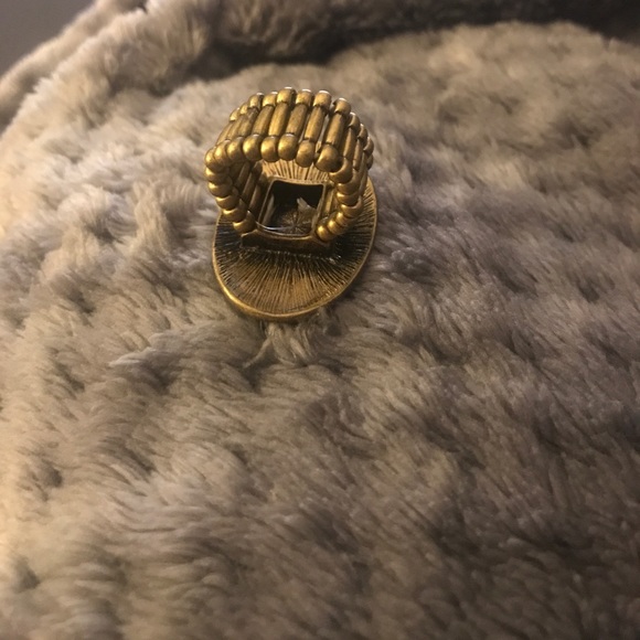 Stretchy turquoise statement ring! - Picture 2 of 2