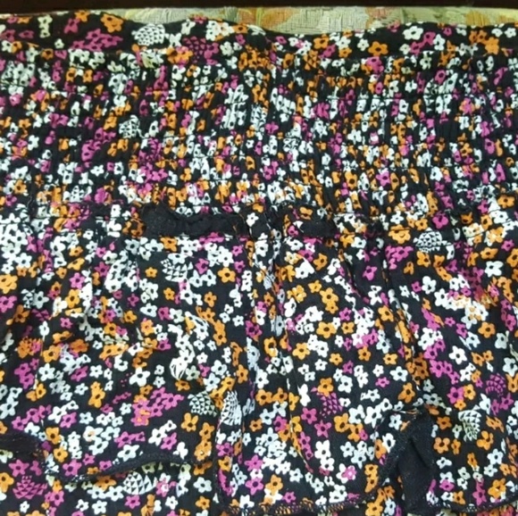 💣SOLD💥🌈 volcom Tiered Ditsy floral mini skirt - Picture 4 of 7