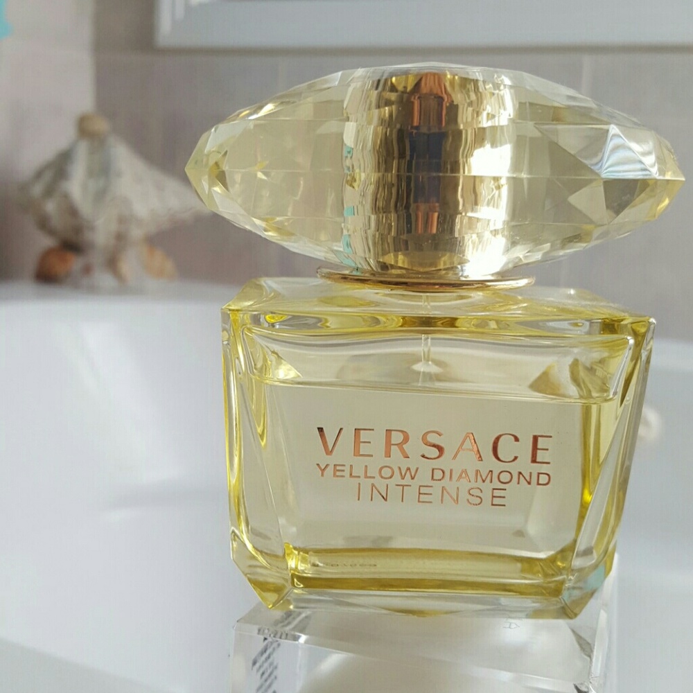 Versace yellow diamond  3.0 Oz