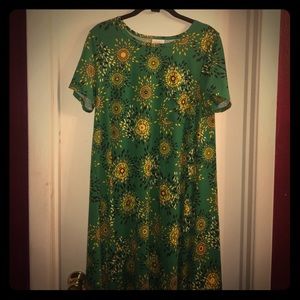 NWOT LuLaRoe Carly, size S - green w/ sunbursts