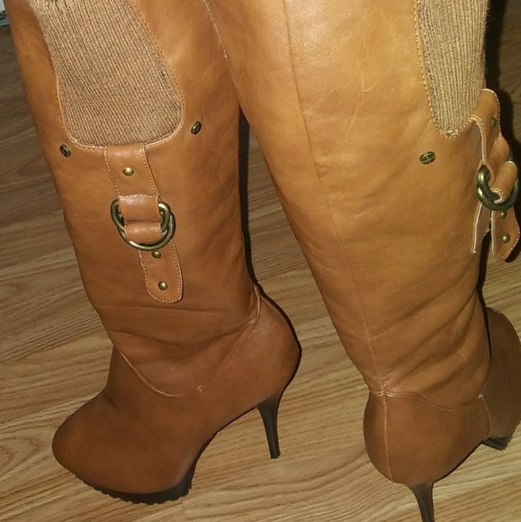Brown thick thread heeled boots - Picture 2 of 3