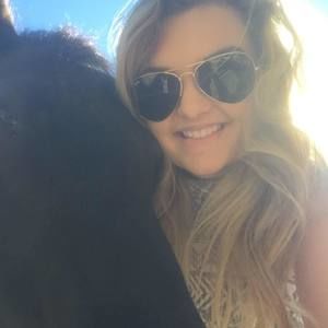 Meet your Posher, Olivia