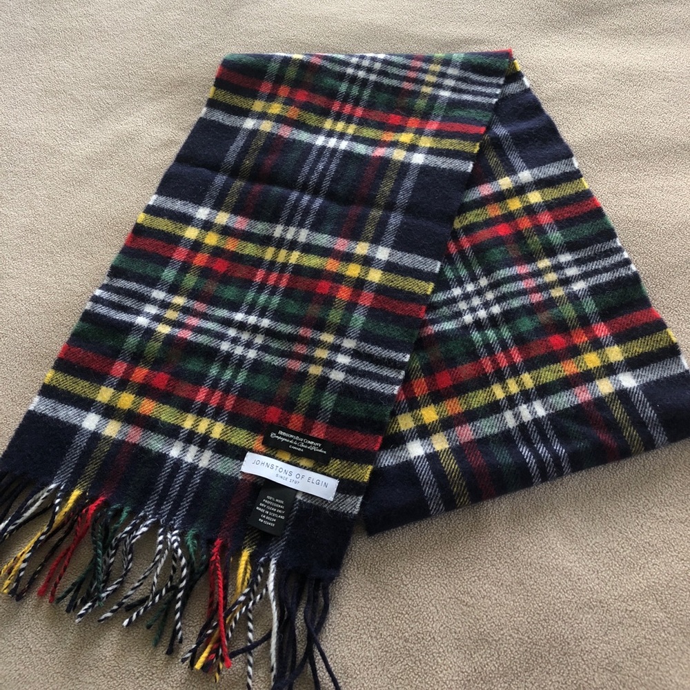 100% wool scarf NWOT