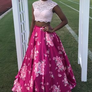 PROM DRESS!! SIZE 4!