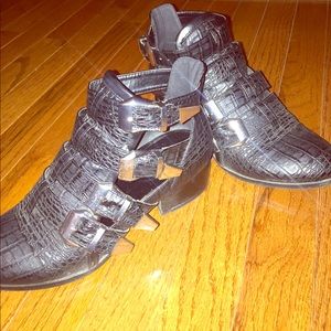 Beautiful snake skin style black leather booties