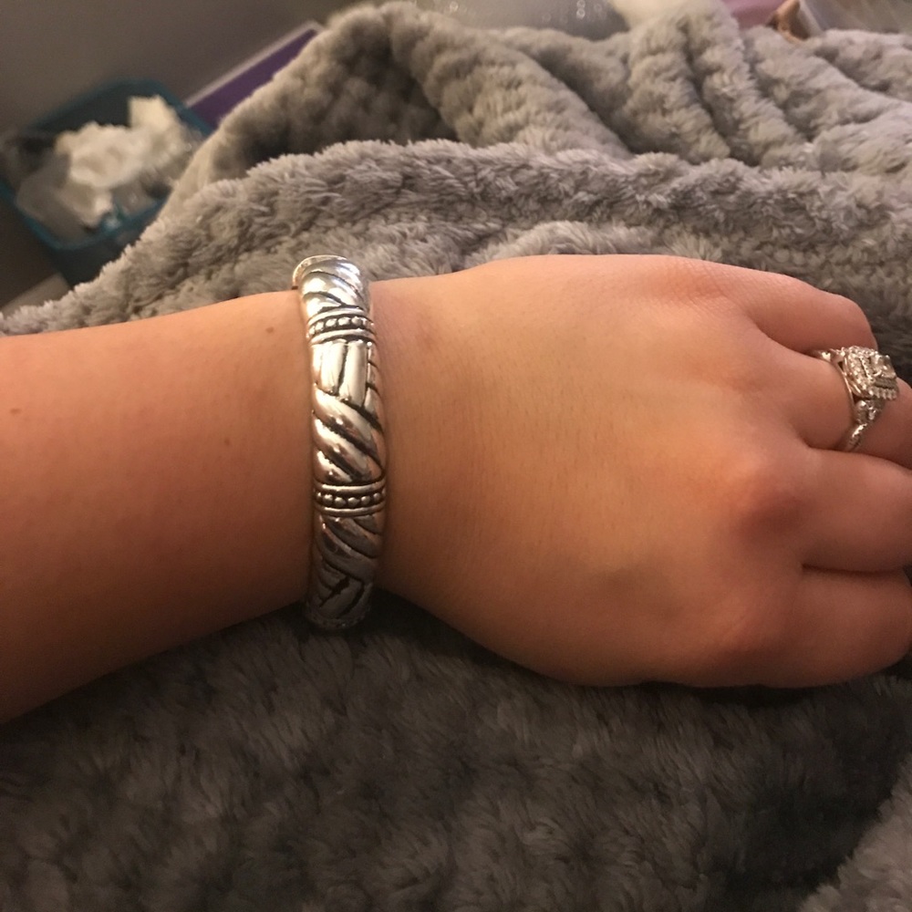 Silver design bracelet