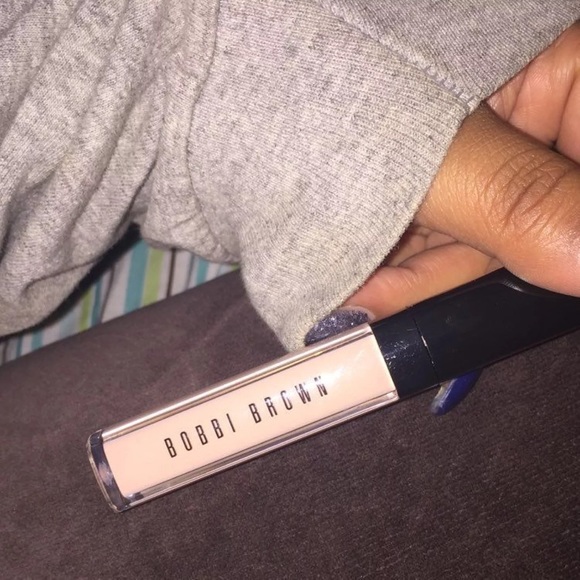 Bobbi Brown Concealer - Picture 1 of 3