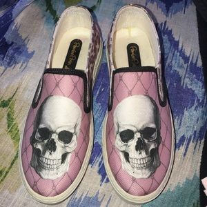 Skull slip on shoes