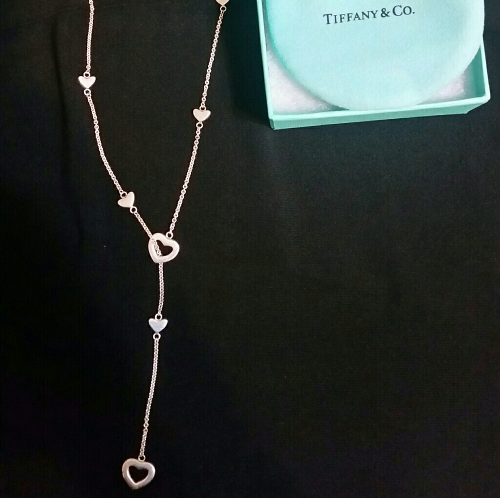 *SALE* Tiffany & co Lariat heart necklace