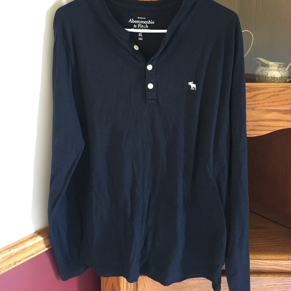 Men's Navy Blue Abercrombie and Fitch Henley