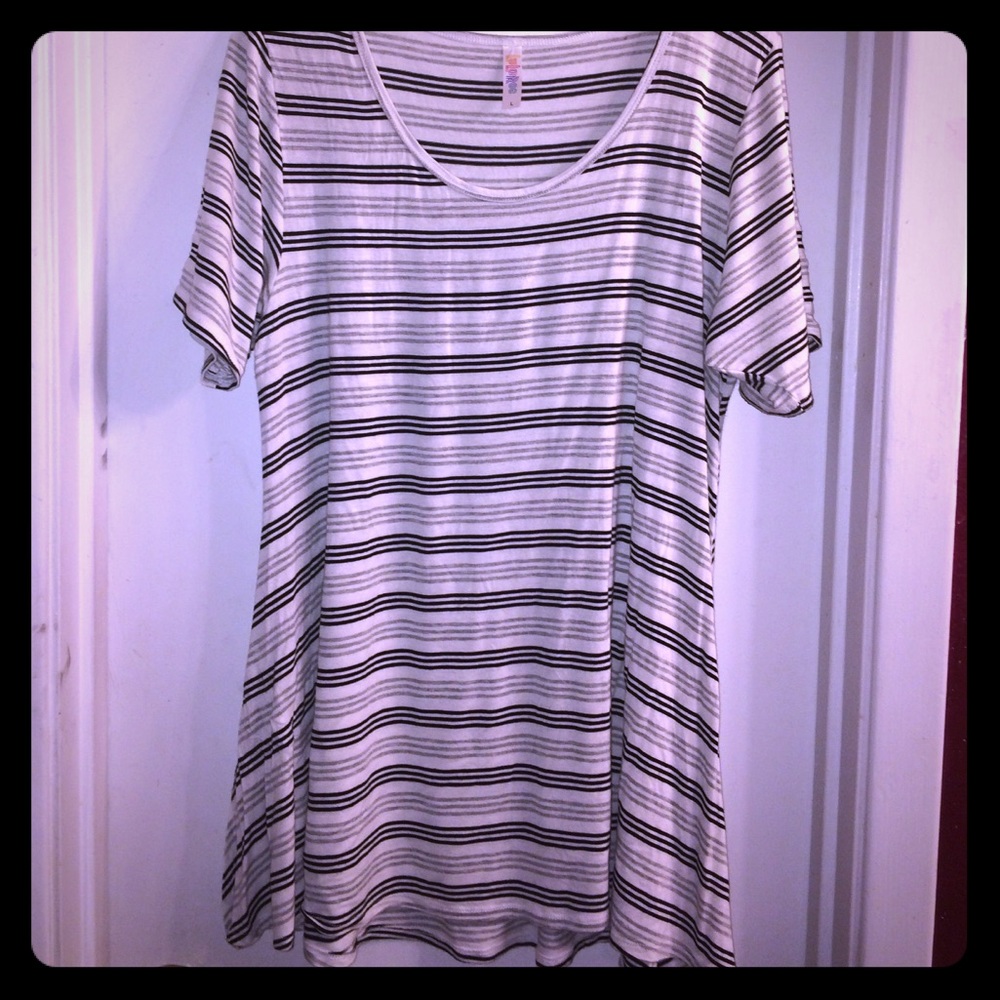 EUC LuLaRoe Perfect T, white, black, grey, size L