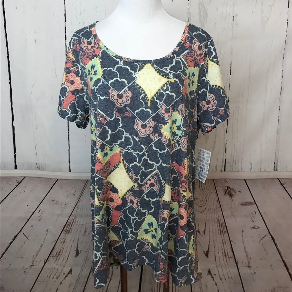 ✖️LULAROE CLASSIC T