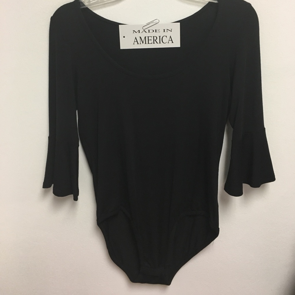 Quarter sleeve body suit