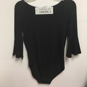 Quarter sleeve body suit