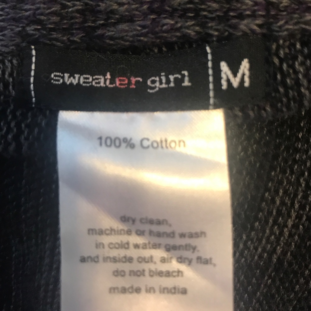 Sweater - Picture 4 of 4