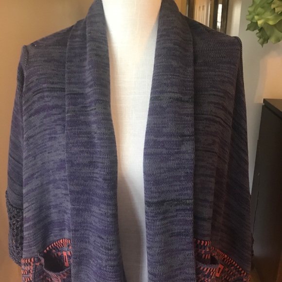 Sweater - Picture 3 of 4