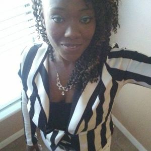 Meet your Posher, Deedee