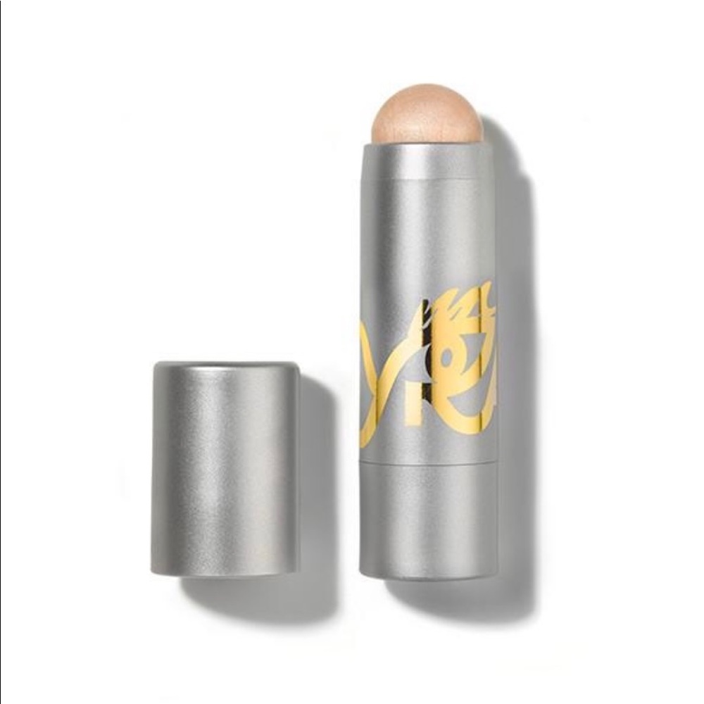 NIB Tyra Beauty highlighter