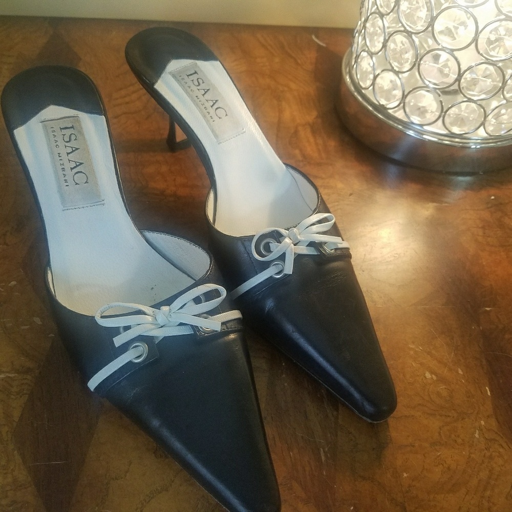 Isaac Mizrahi Kitten Heel Shoes
