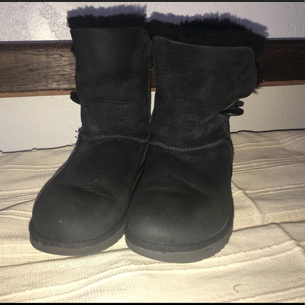 Black Bailey Button Uggs