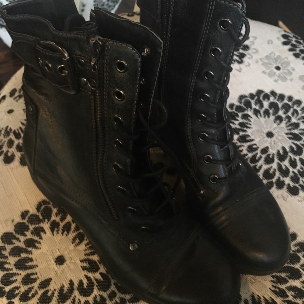 Guess Leather Prairie Boots