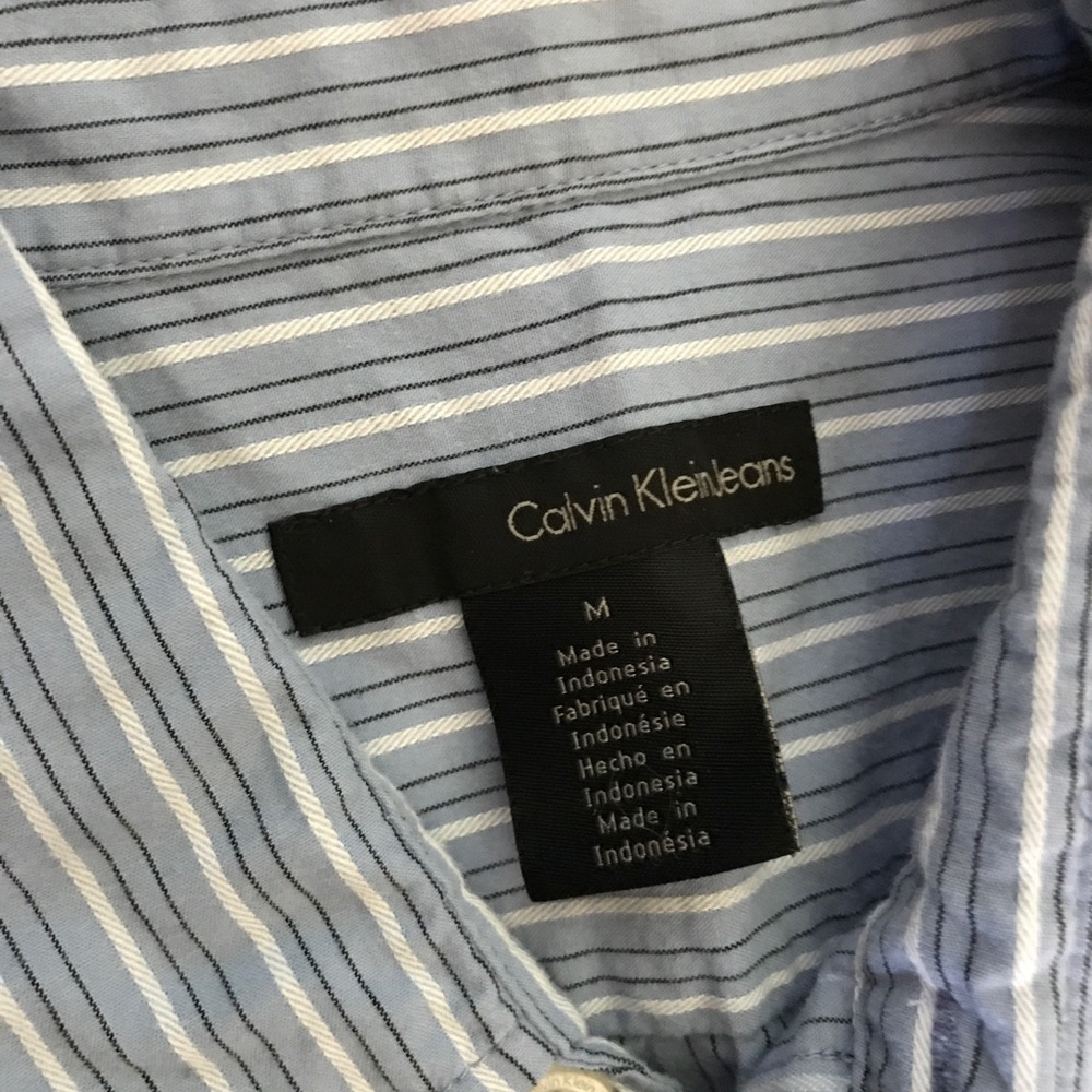 Calvin Klein Button down - Picture 3 of 3