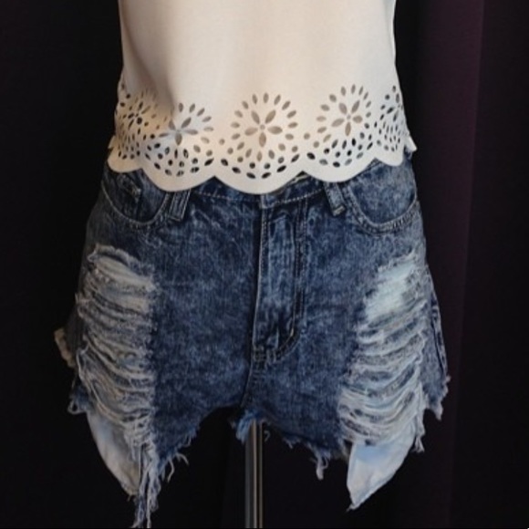 Denim shorts - Picture 2 of 4