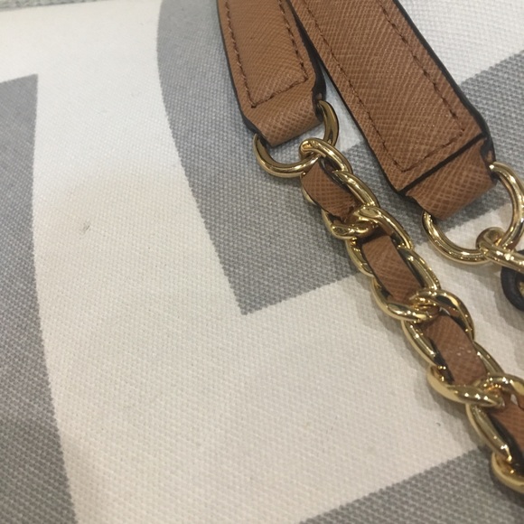 ❗️SOLD❗️Michael Kors Vivian purse FREE MK Wallet - Picture 7 of 8