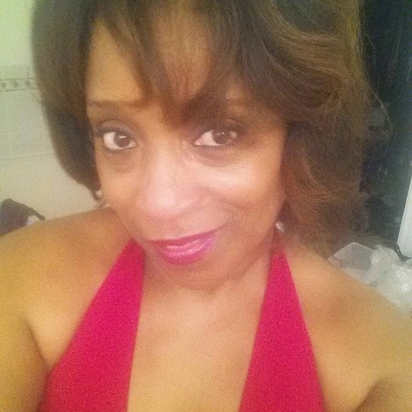 Meet your Posher, Carla - Picture 1 of 1