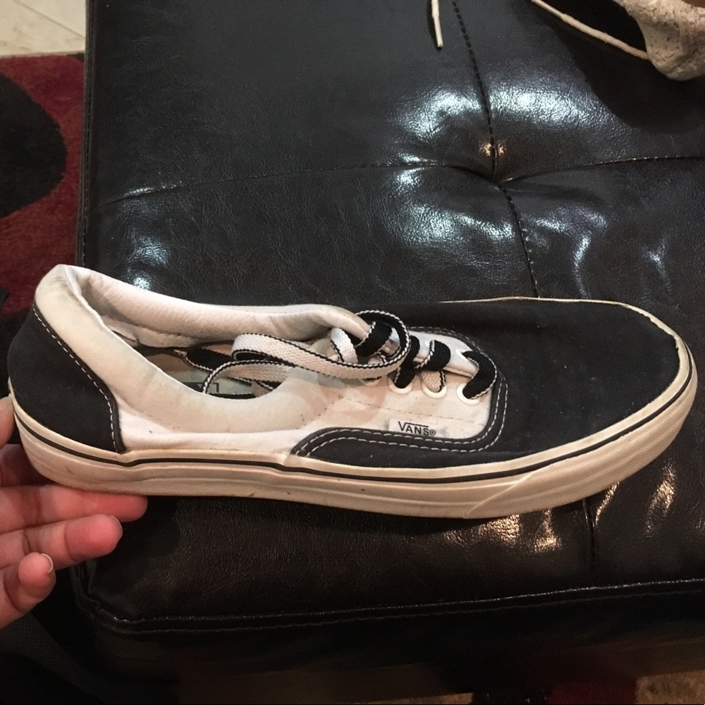 Vans - Picture 2 of 2