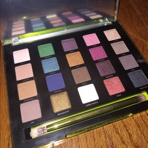 Barely used urban decay vice eyeshadow palette