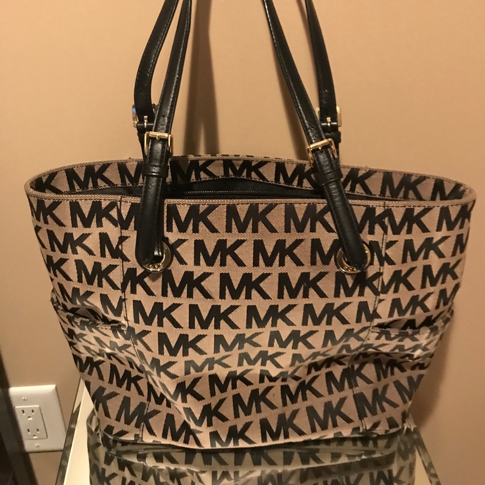 Michael Kors Tote - Picture 1 of 5