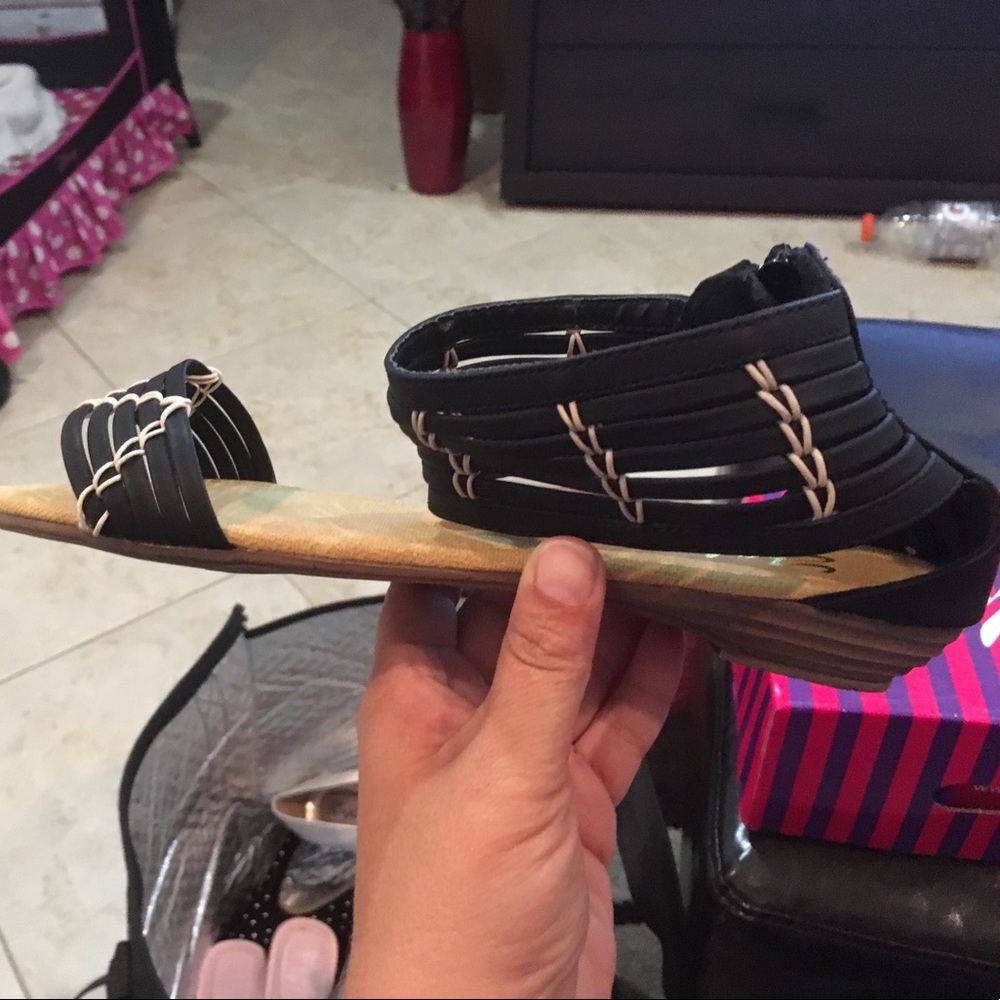 Sandals - Picture 2 of 2