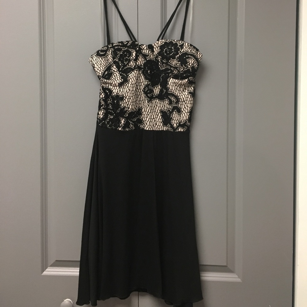 Sweetheart dress with lace