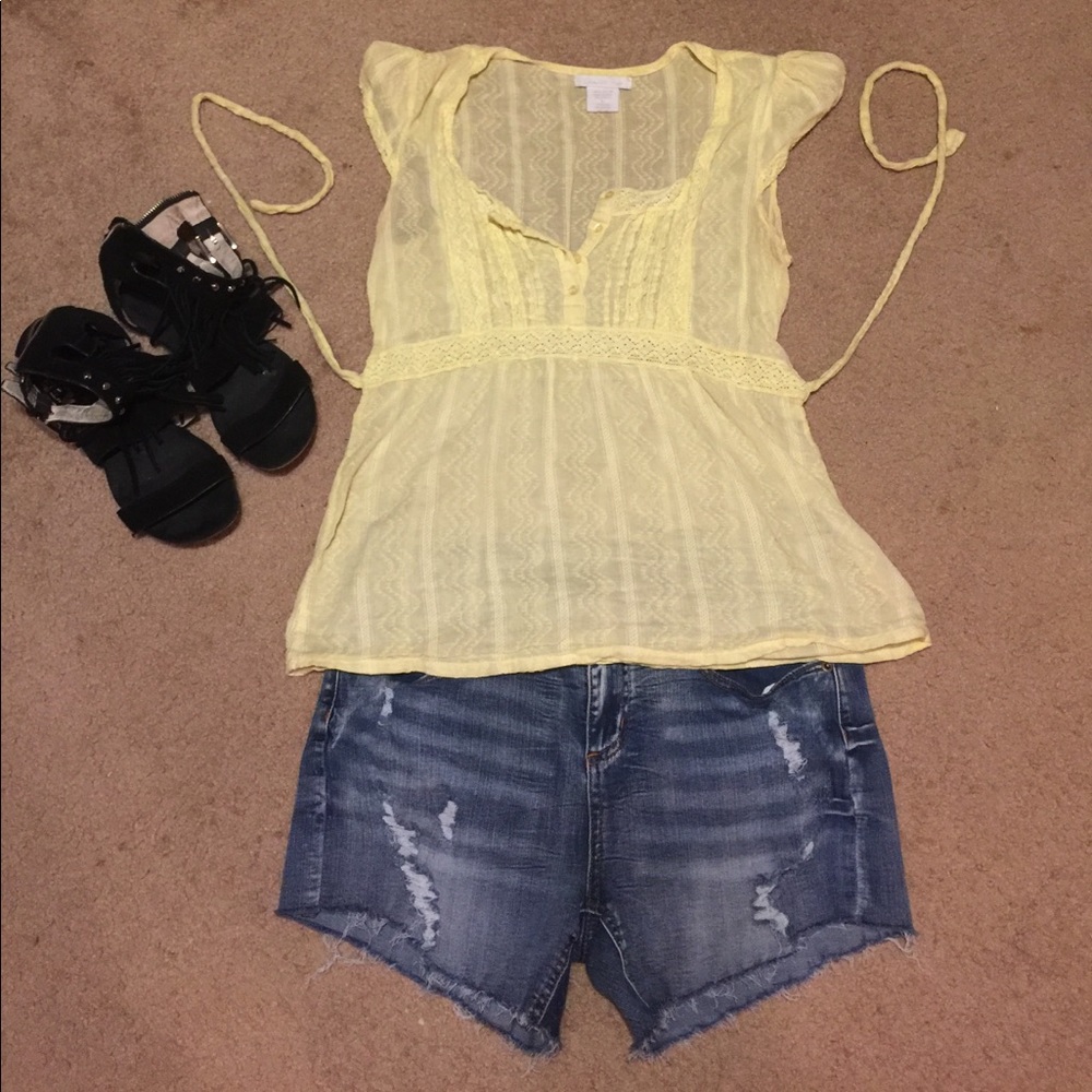 Cute yellow top 👸🏽