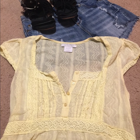 Cute yellow top πΈπ½ - Picture 2 of 8